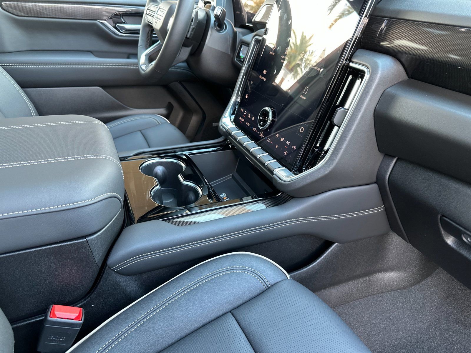 New 2026 GMC Yukon XL Elevation w/ Elevation Premium Package AWD/4WD image 17