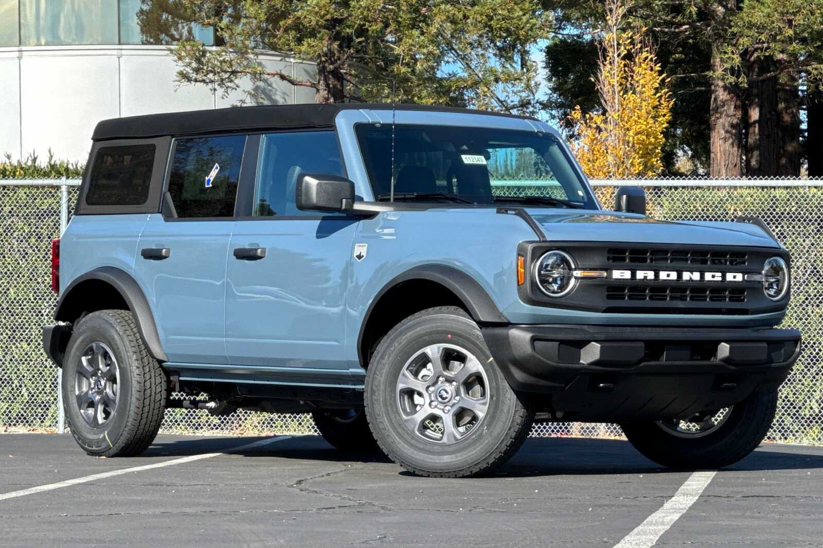 New 2025 Ford Bronco Big Bend AWD/4WD image 2