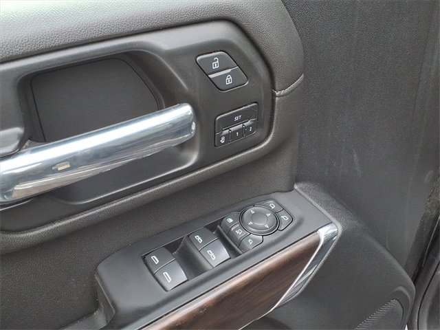 Used 2022 GMC Sierra 3500 SLT w/ SLT Convenience Package image 17