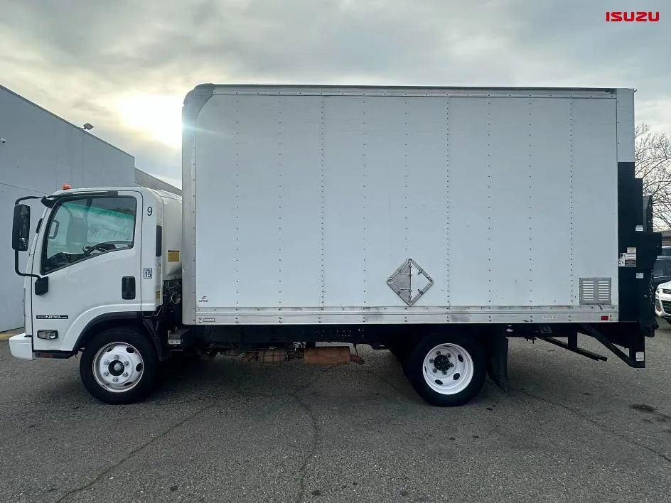 Used 2020 Isuzu NPR image 8