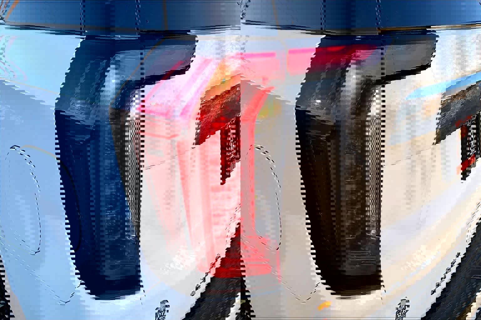 Used 2023 GMC Yukon SLE image 38