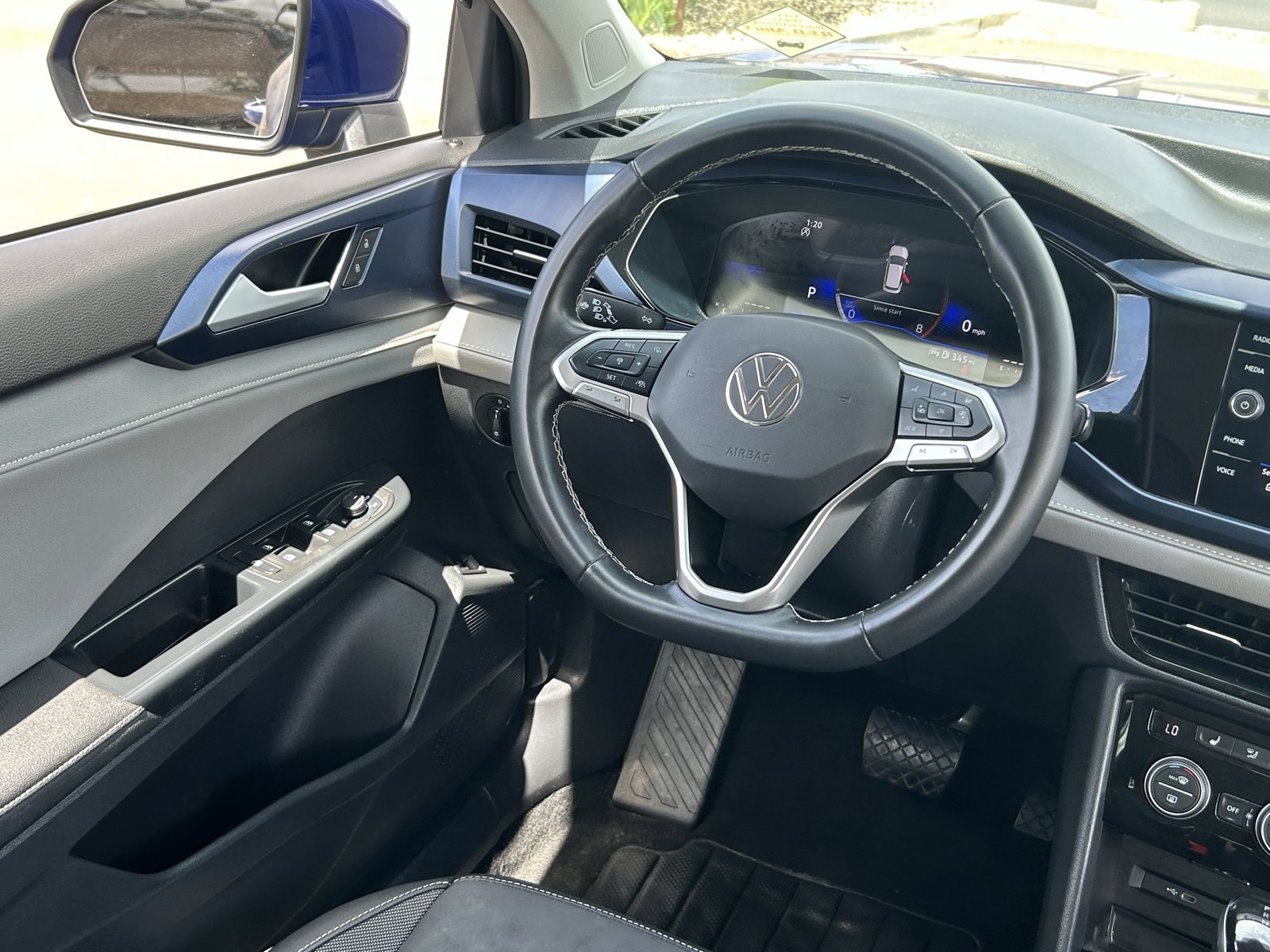 Used 2024 Volkswagen Taos SE image 17