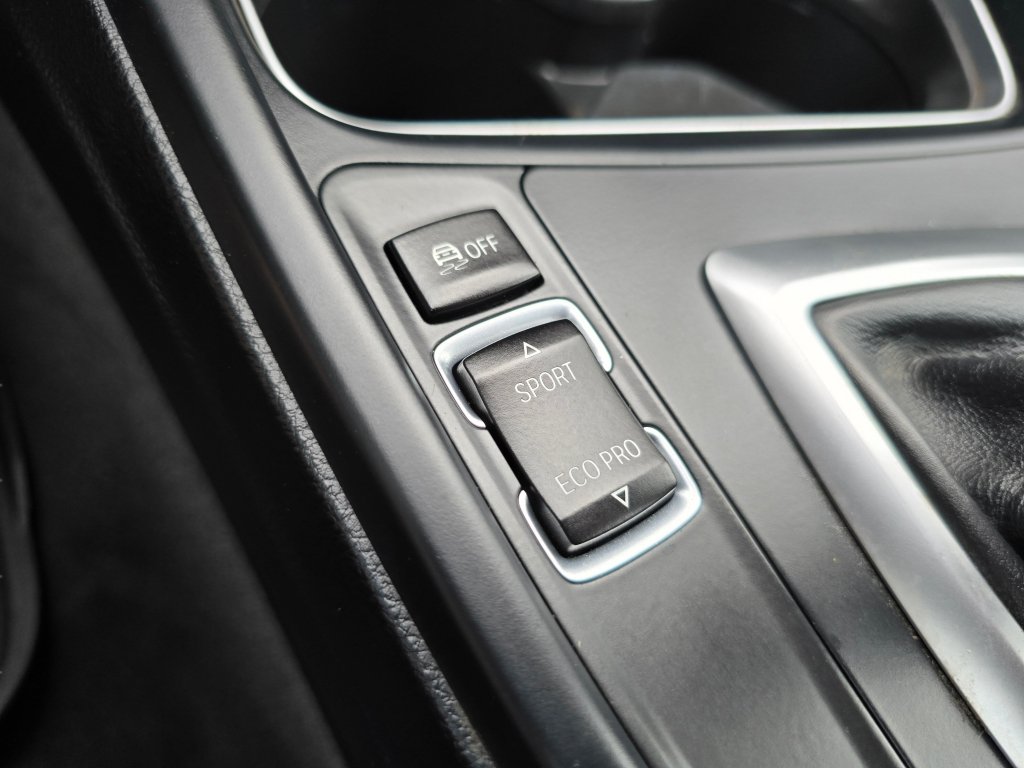 Used 2015 BMW 428i xDrive Convertible AWD/4WD image 12
