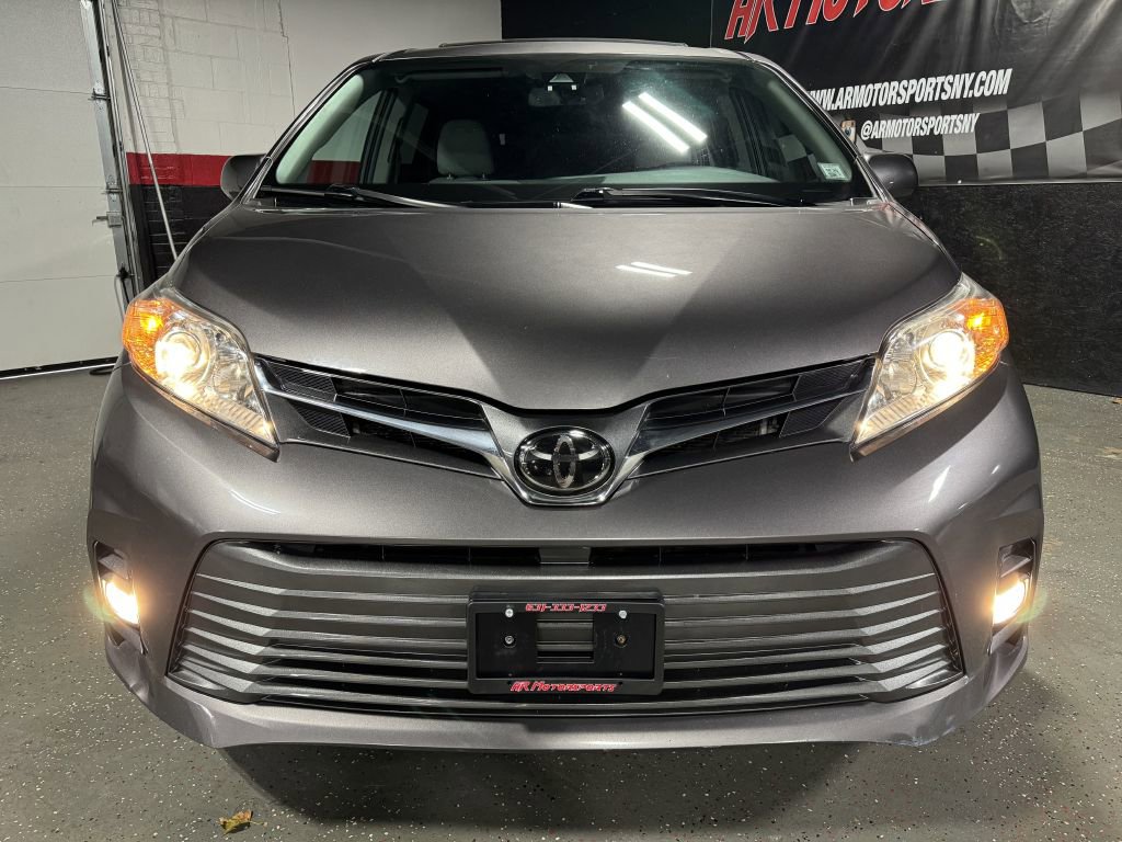 Used 2019 Toyota Sienna XLE image 7
