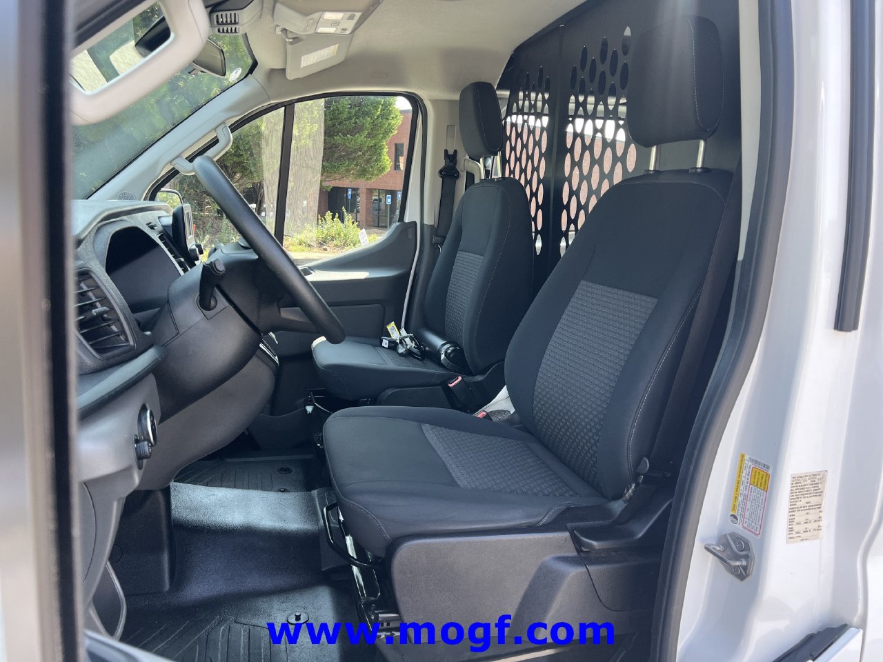 Used 2025 Ford Transit 250 Low Roof w/ Exterior Upgrade Package RWD image 17