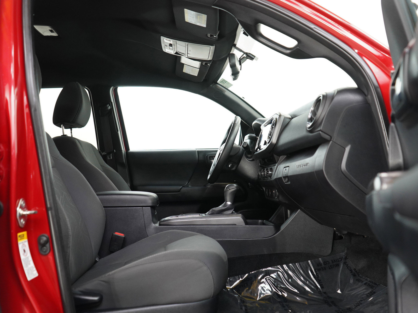 Used 2017 Toyota Tacoma TRD Sport w/ Tow Package (A/T) image 11