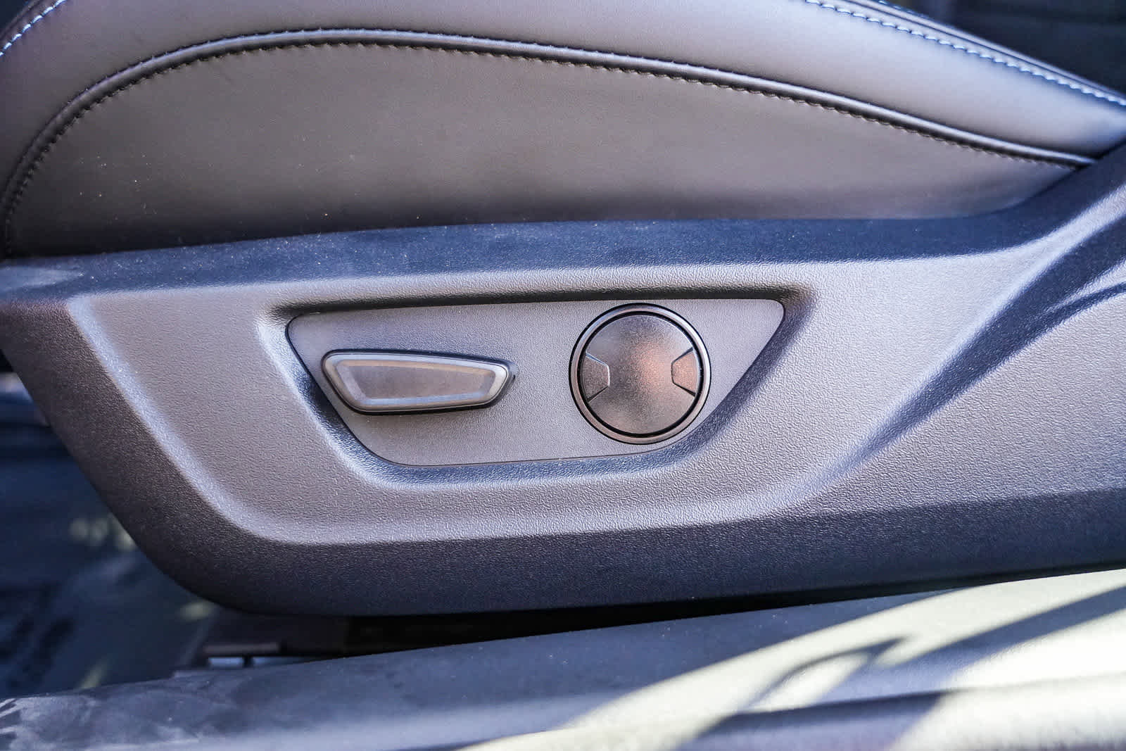 Used 2025 Ford Mustang Dark Horse image 20