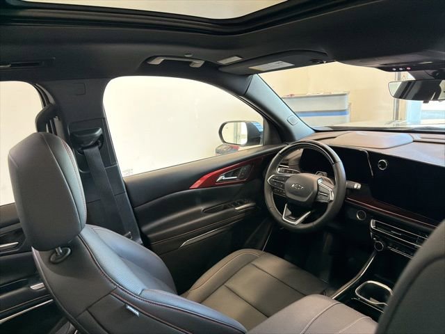 Used 2025 Chevrolet Traverse Z71 w/ Enhanced Driving Package image 35