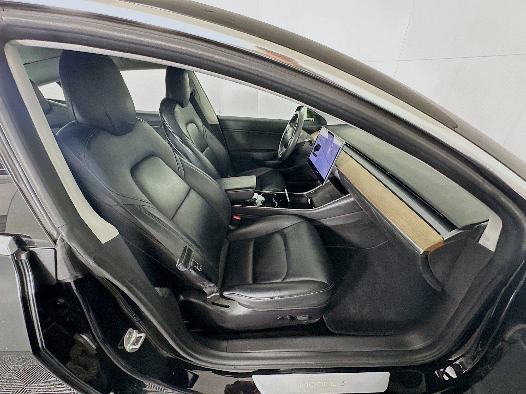 Used 2018 Tesla Model 3 Long Range image 29