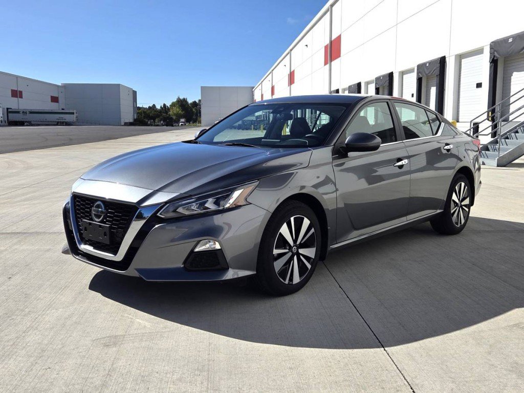 Used 2022 Nissan Altima 2.5 SV