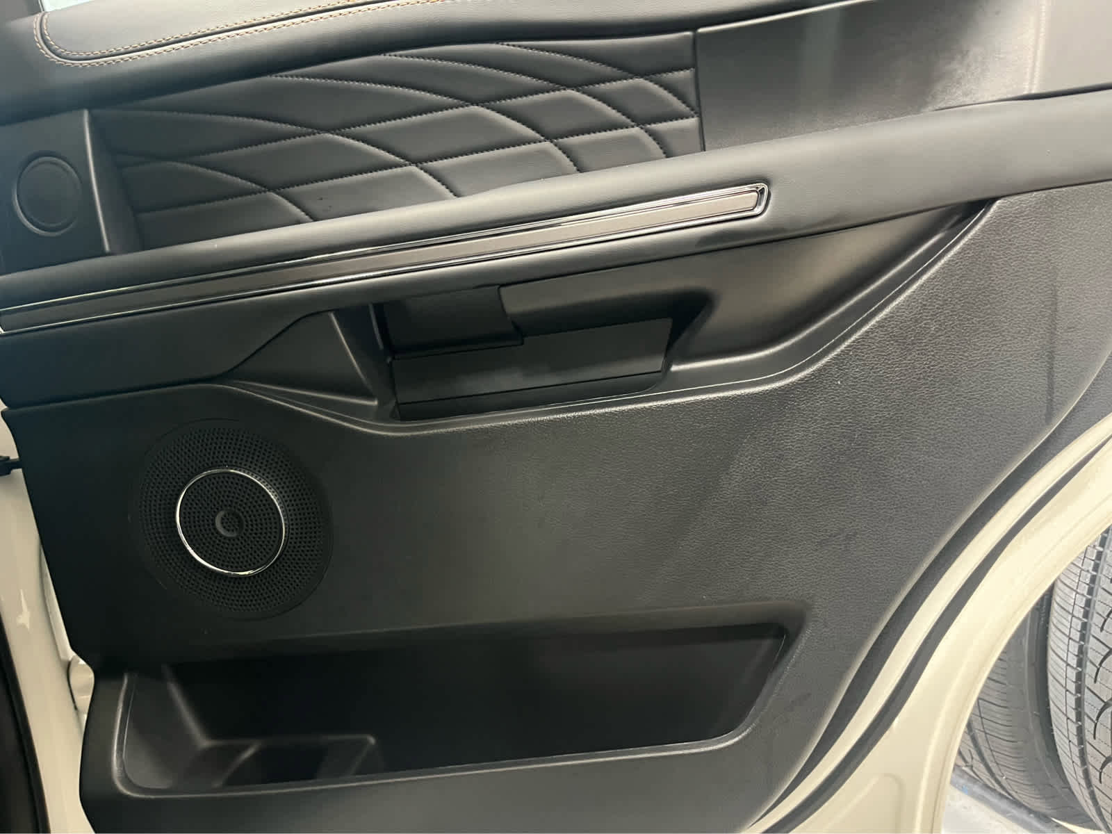 Used 2023 Ford Expedition Platinum image 39