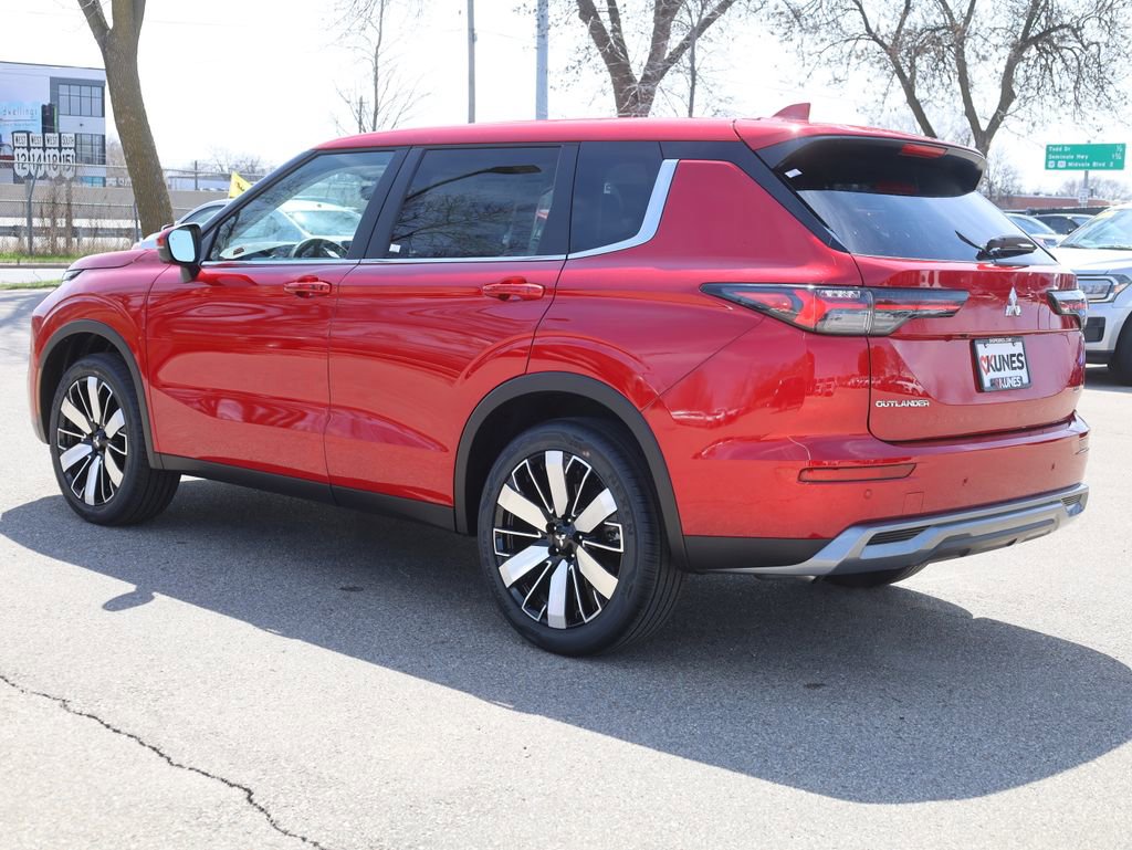 New 2025 Mitsubishi Outlander SE image 7