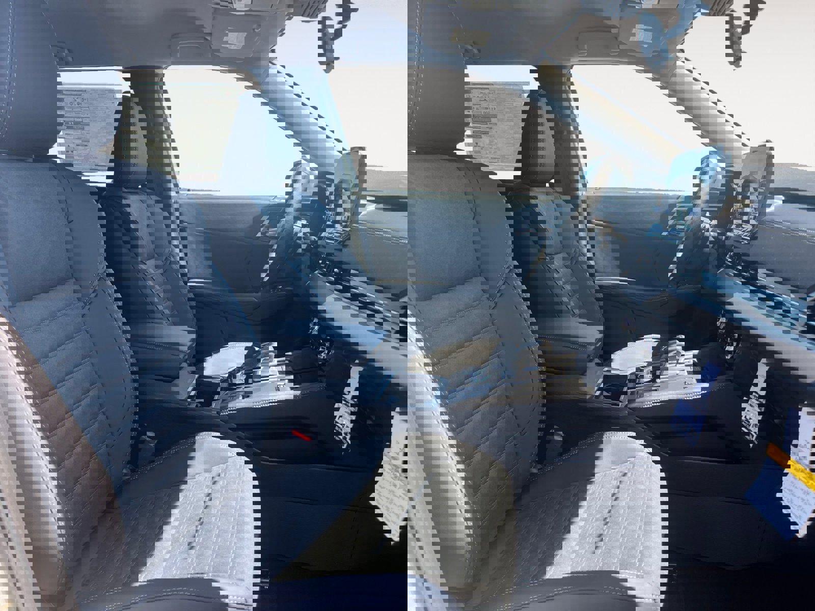 New 2025 Mitsubishi Outlander SE image 15