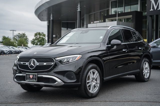 Used 2023 Mercedes-Benz GLC 300 4MATIC image 3