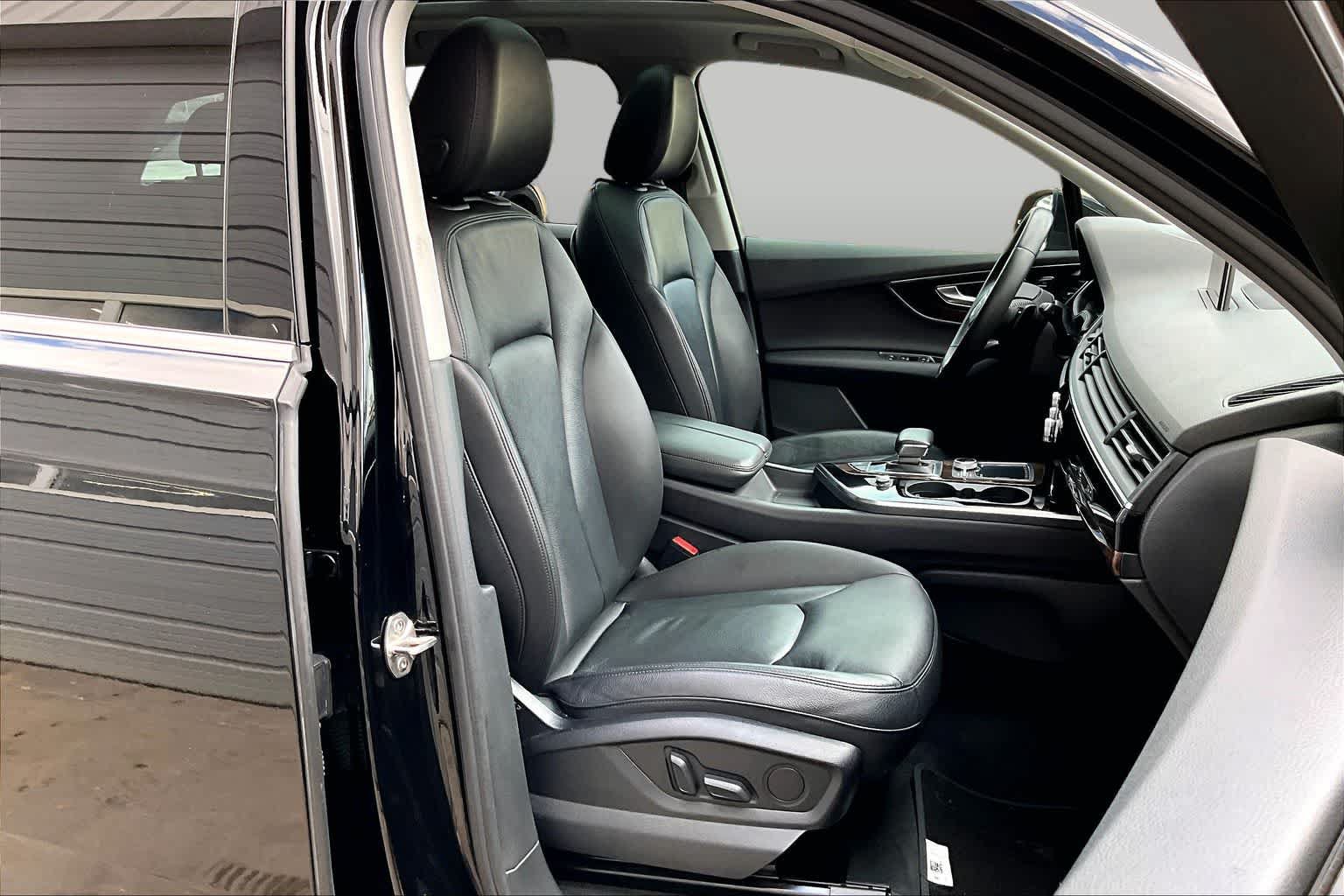 Used 2018 Audi Q7 3.0T Premium AWD/4WD image 9