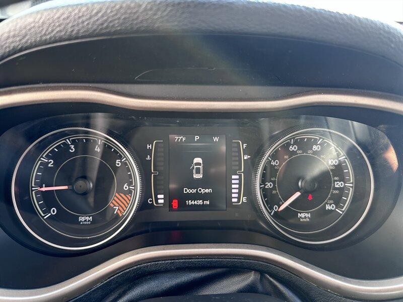 Used 2014 Jeep Cherokee Latitude FWD image 17