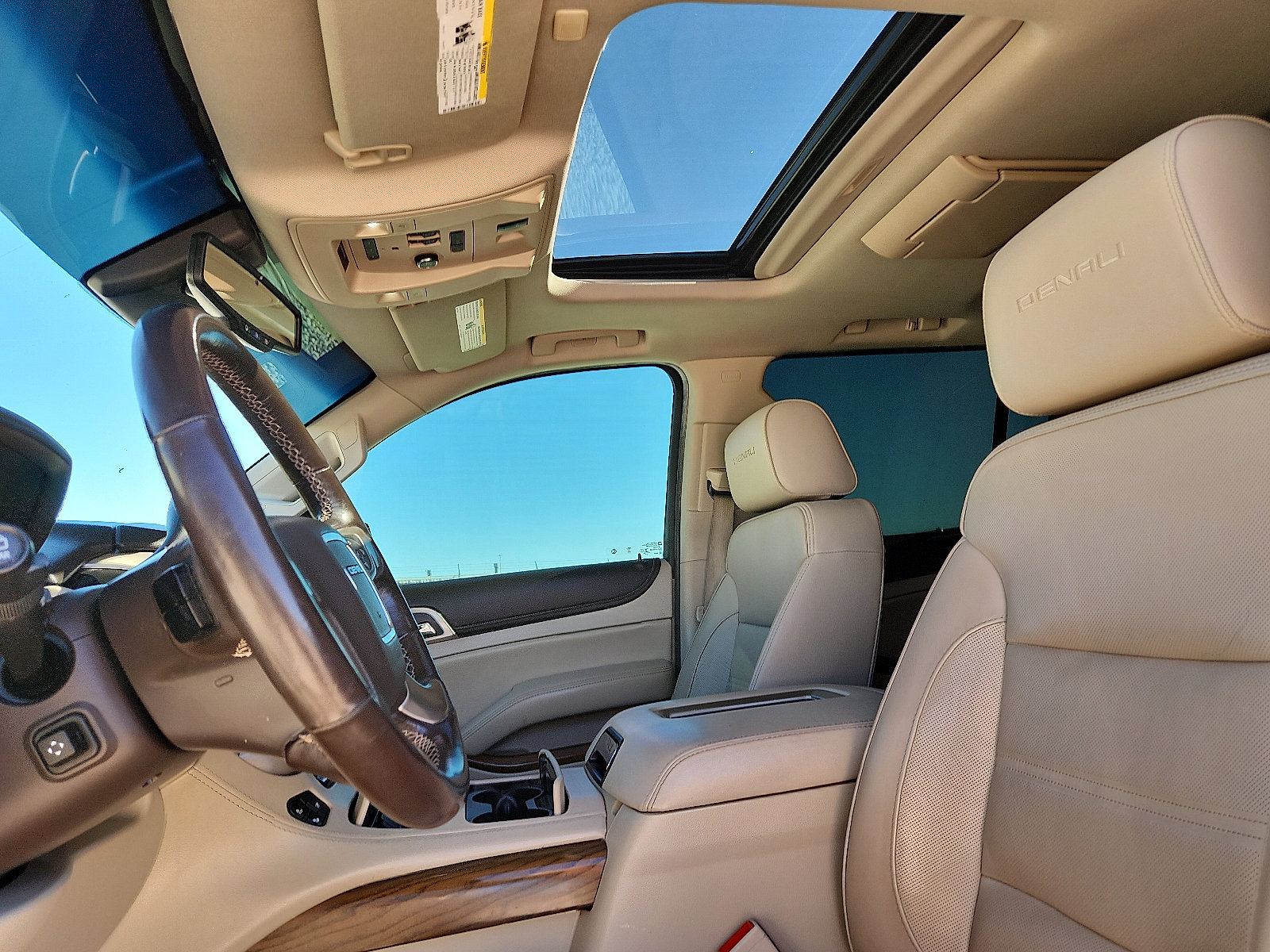 Used 2020 GMC Yukon XL Denali w/ Denali Ultimate Package image 12