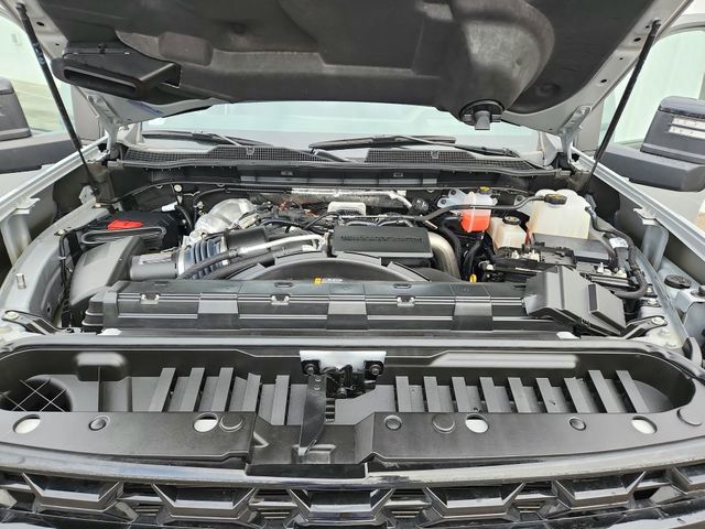 Used 2025 Chevrolet Silverado 2500 ZR2 w/ Technology Package image 10