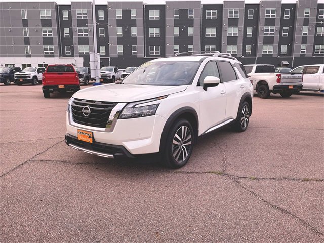 Used 2024 Nissan Pathfinder Platinum