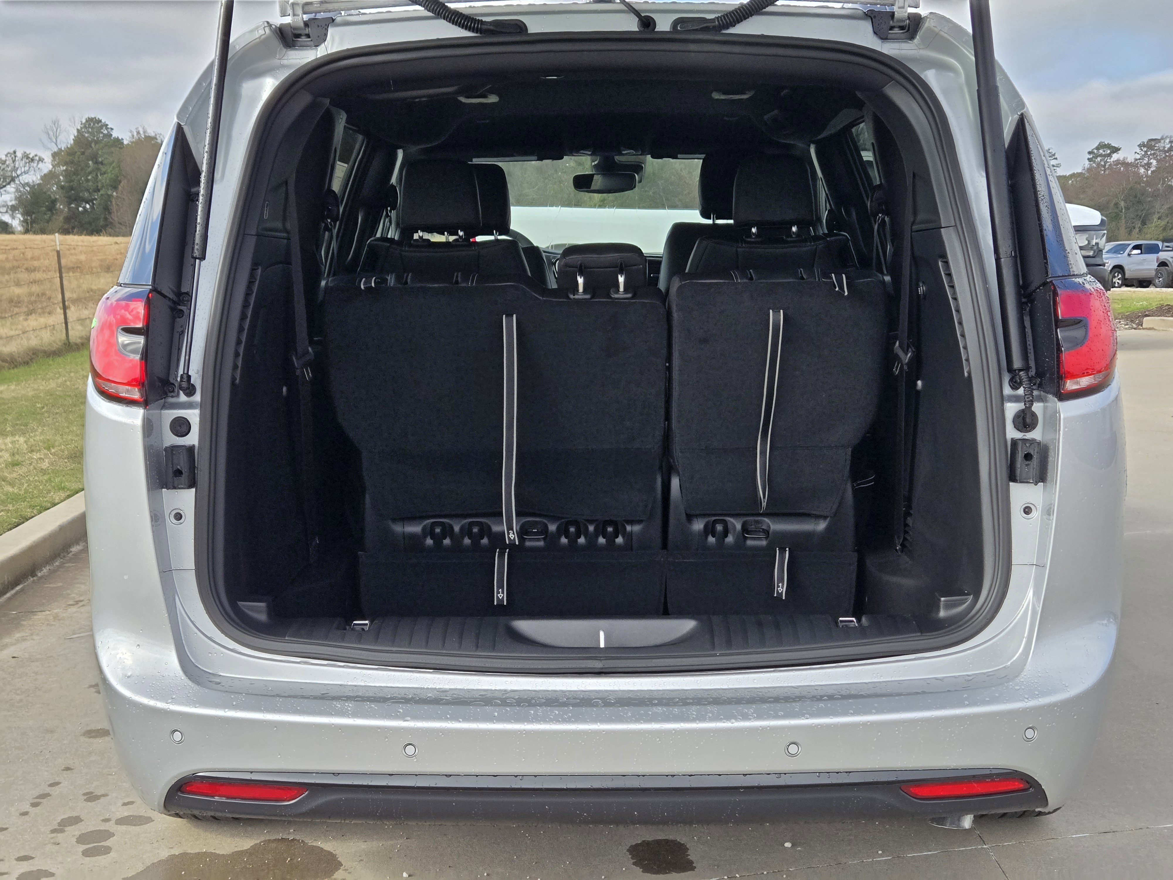 New 2026 Chrysler Pacifica Select image 7