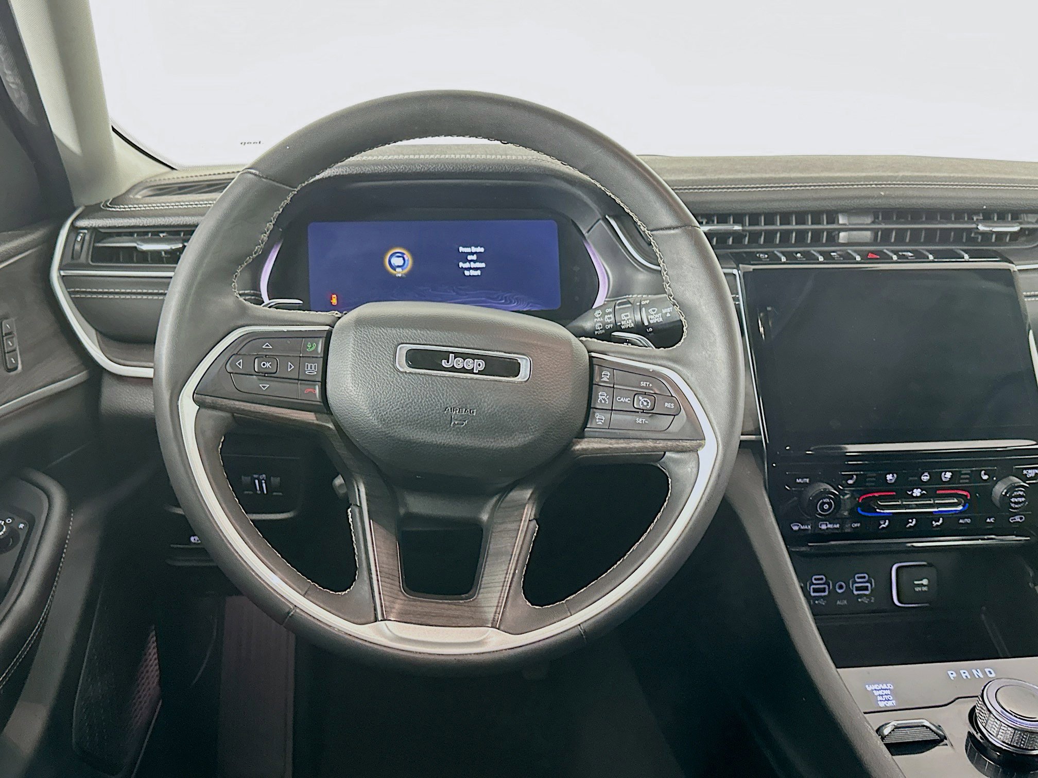 Used 2023 Jeep Grand Cherokee L Limited w/ Luxury Tech Group II image 18