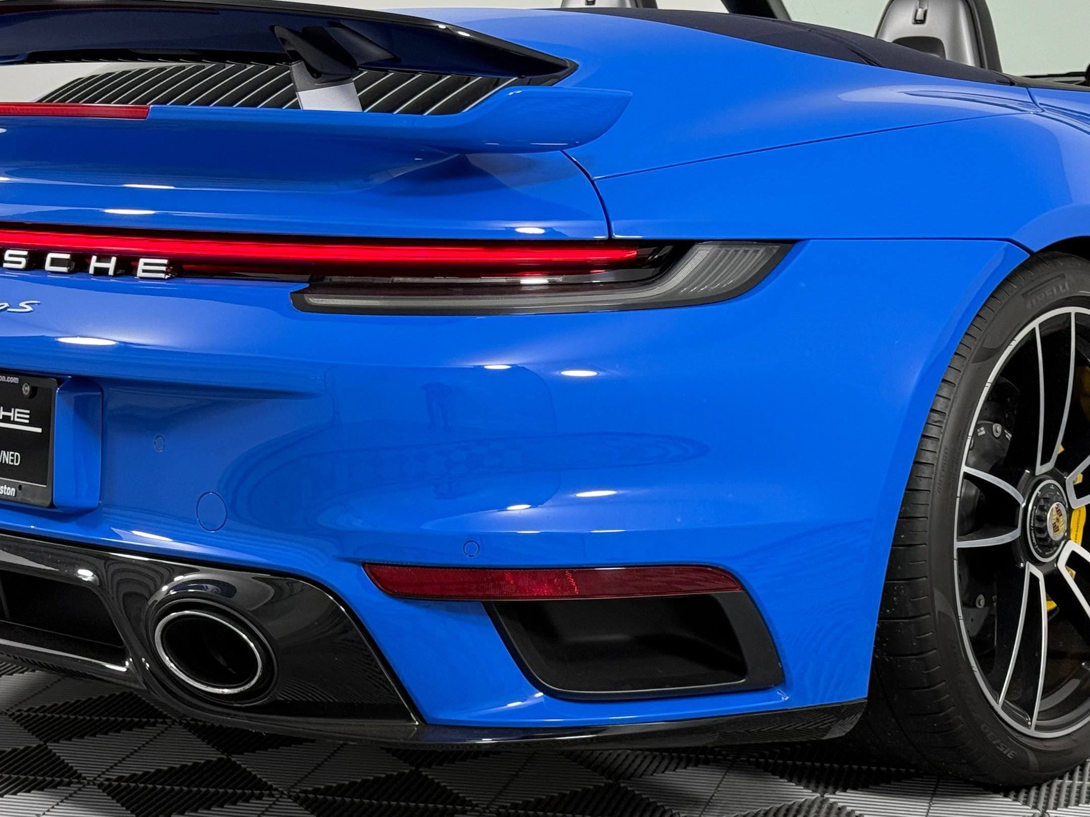 Certified 2022 Porsche 911 Turbo image 13