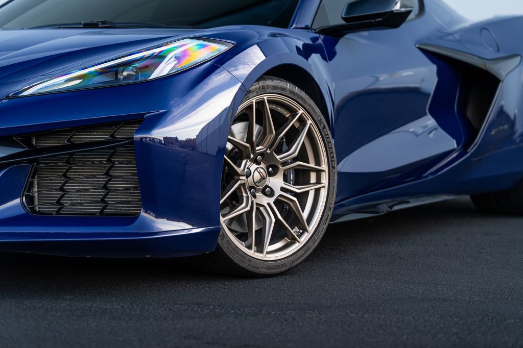 Used 2025 Chevrolet Corvette Z06 w/ Battery Protection Package image 6