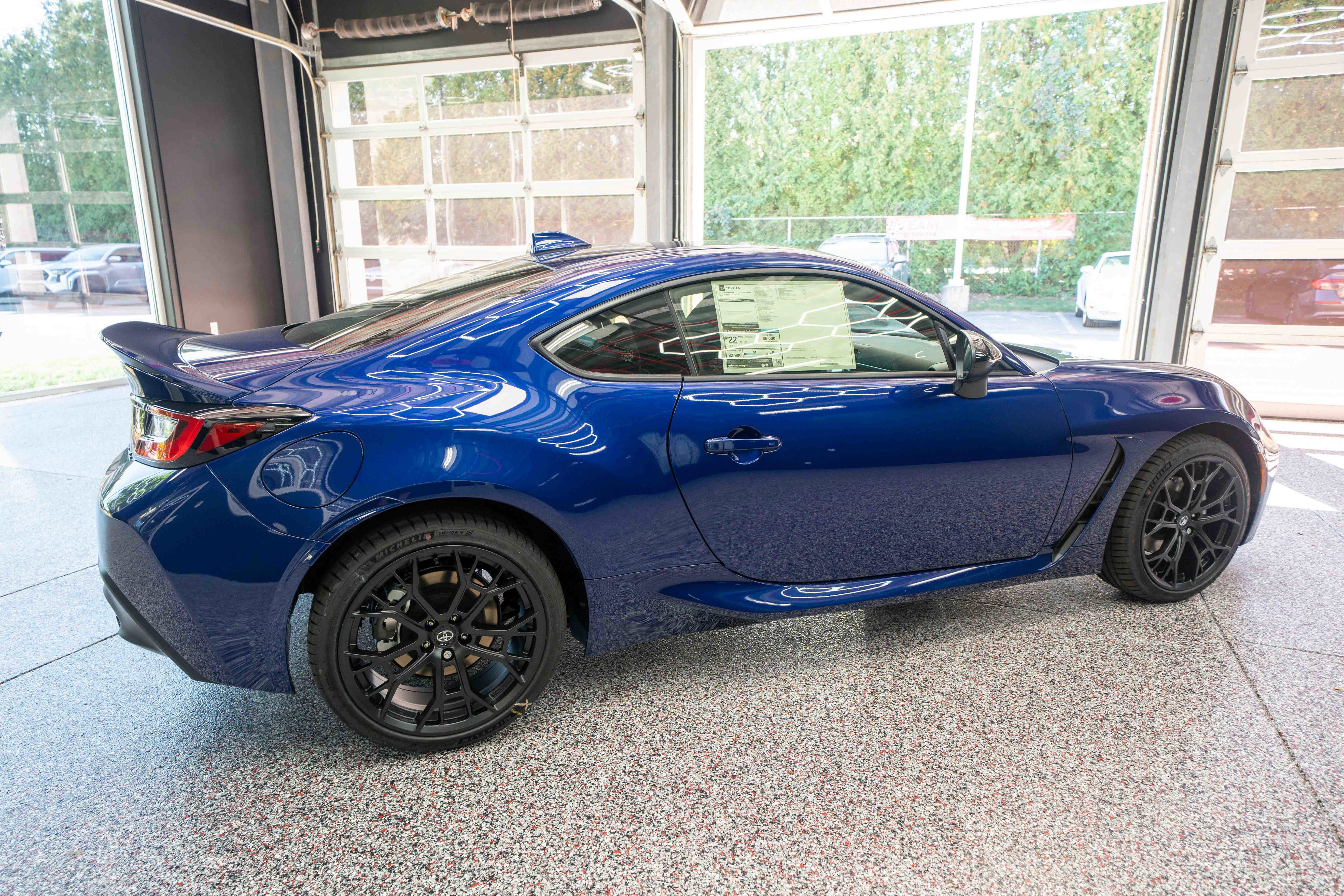 New 2025 Toyota GR86 Premium w/ GR Wheel Package (TMS image 4