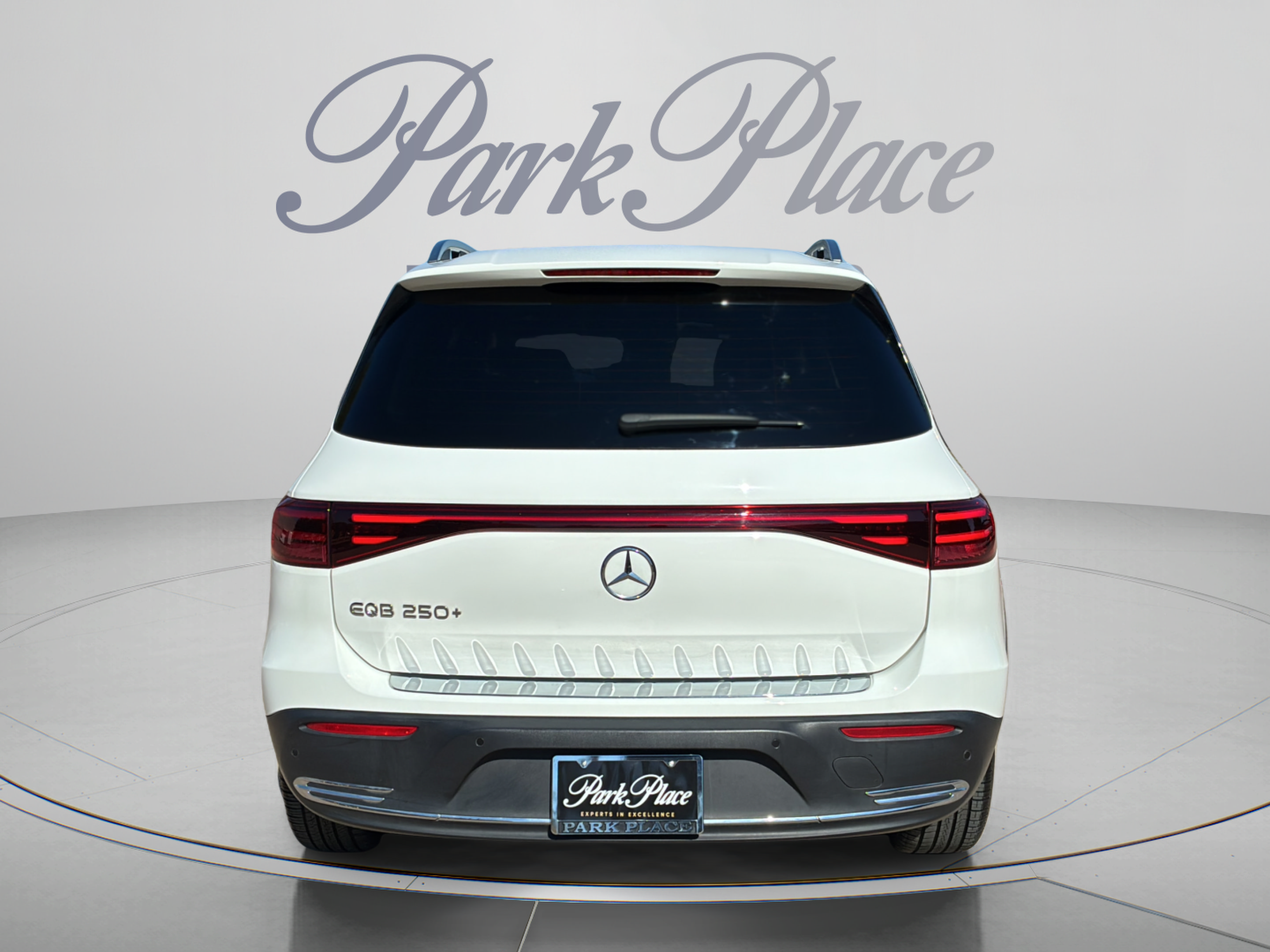 Used 2024 Mercedes-Benz EQB 250+ image 4