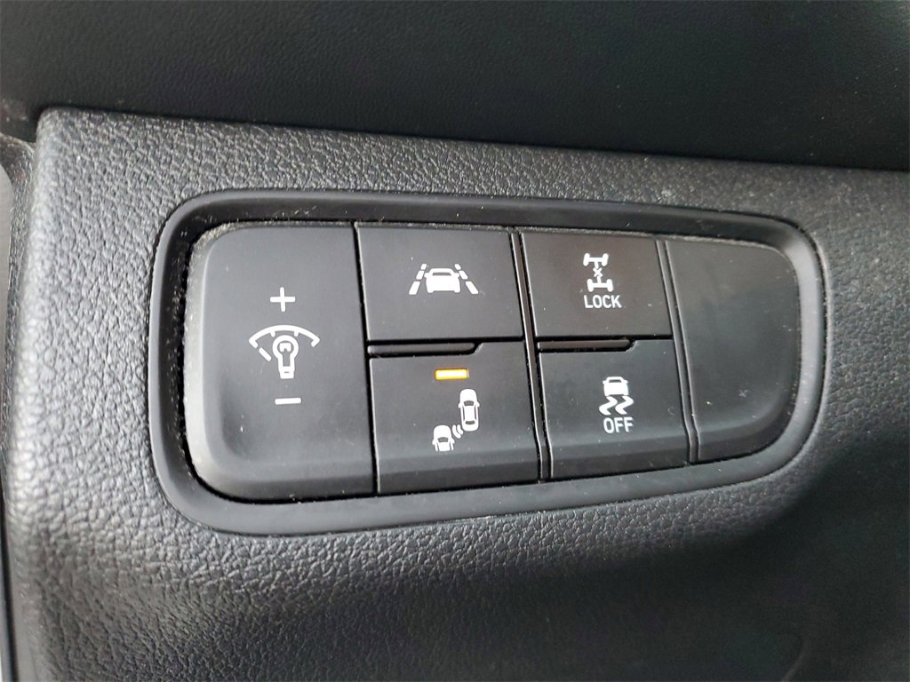 Used 2019 Hyundai Santa Fe SE image 29