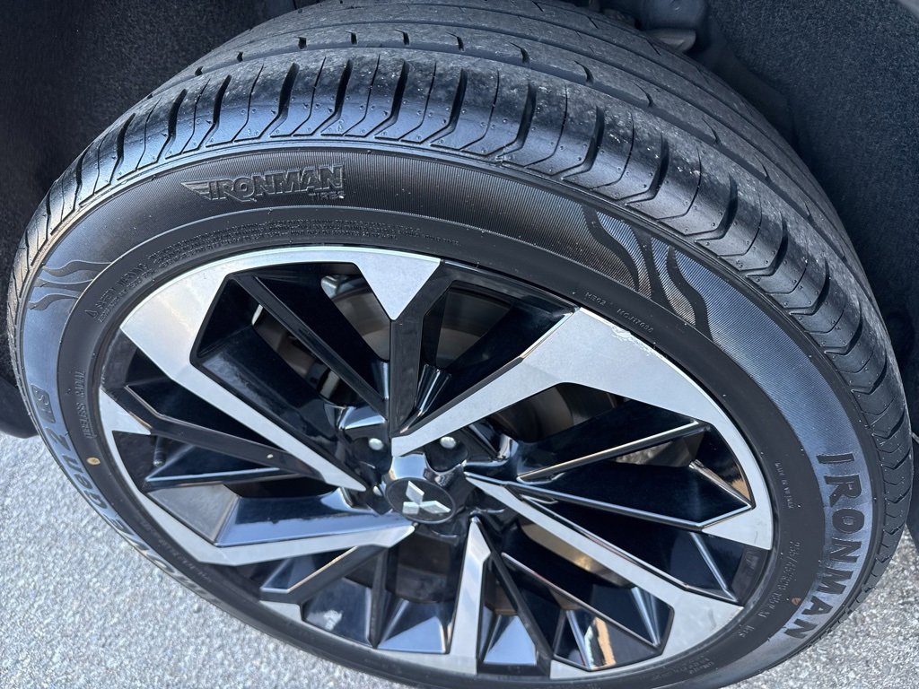 Used 2023 Mitsubishi Outlander SE image 12