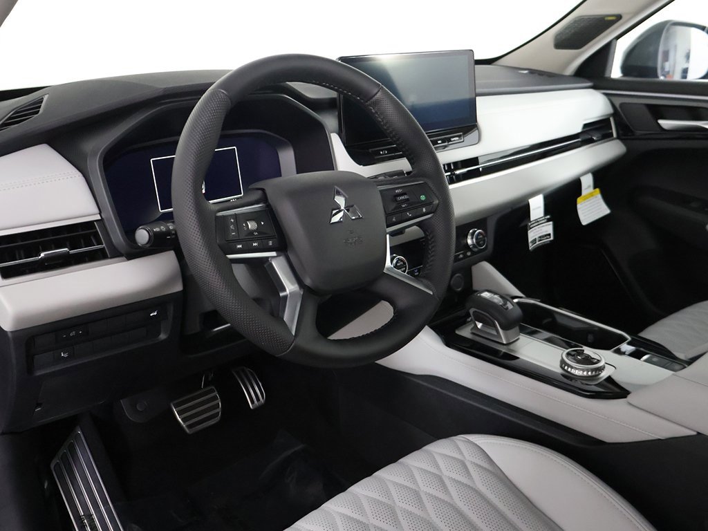 New 2025 Mitsubishi Outlander SEL image 33