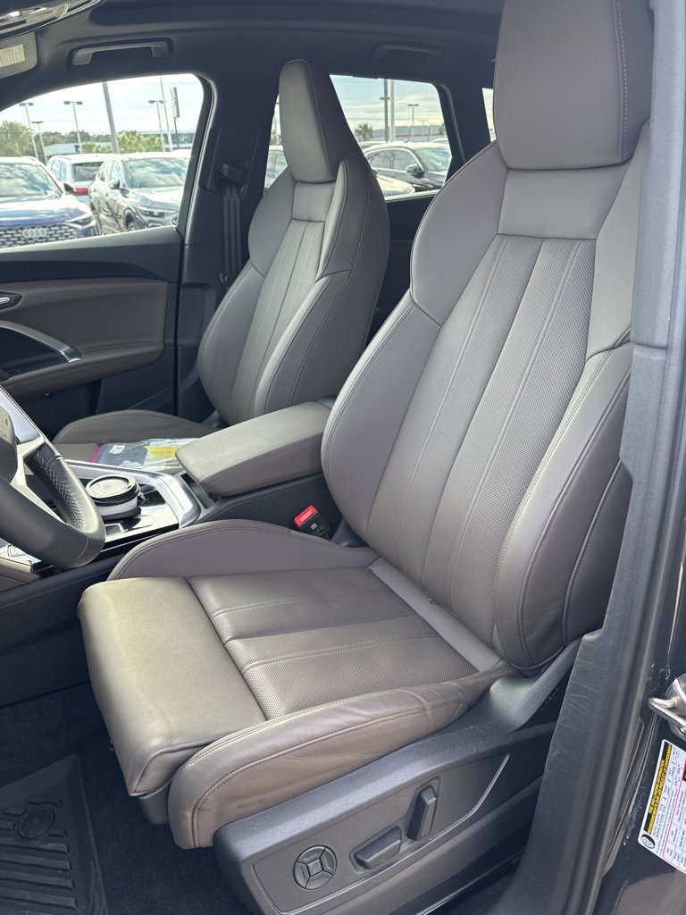 Used 2025 Audi Q5 Premium Plus w/ Premium Plus image 8