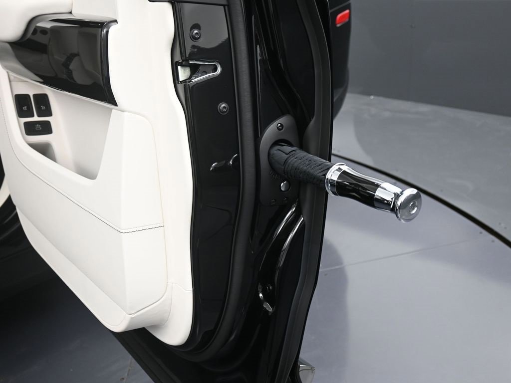 Used 2022 Rolls-Royce Cullinan image 38