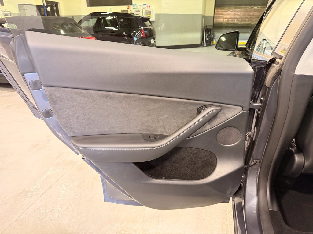 Used 2023 Tesla Model Y Long Range AWD/4WD image 17