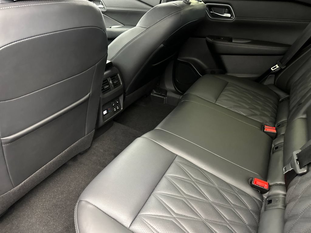 Used 2025 Nissan Rogue Platinum w/ Platinum Premium Package AWD/4WD image 11