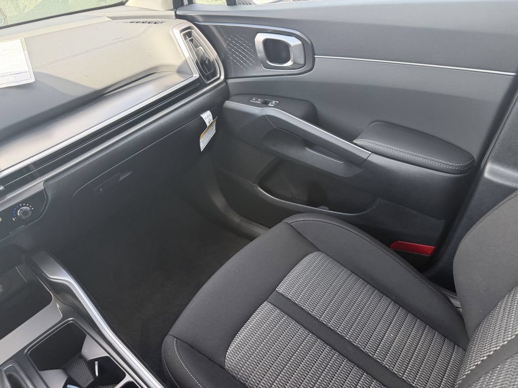 New 2026 Kia Sorento LX FWD image 14