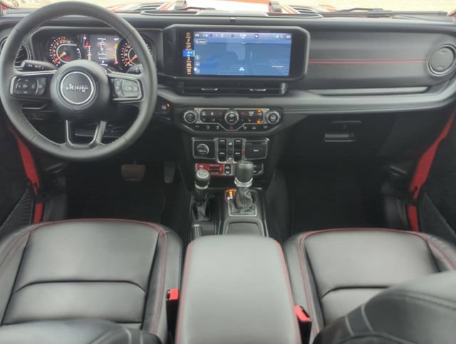 Used 2025 Jeep Gladiator Rubicon AWD/4WD image 23