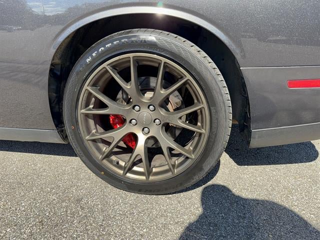 Used 2016 Dodge Challenger SRT Hellcat RWD image 9