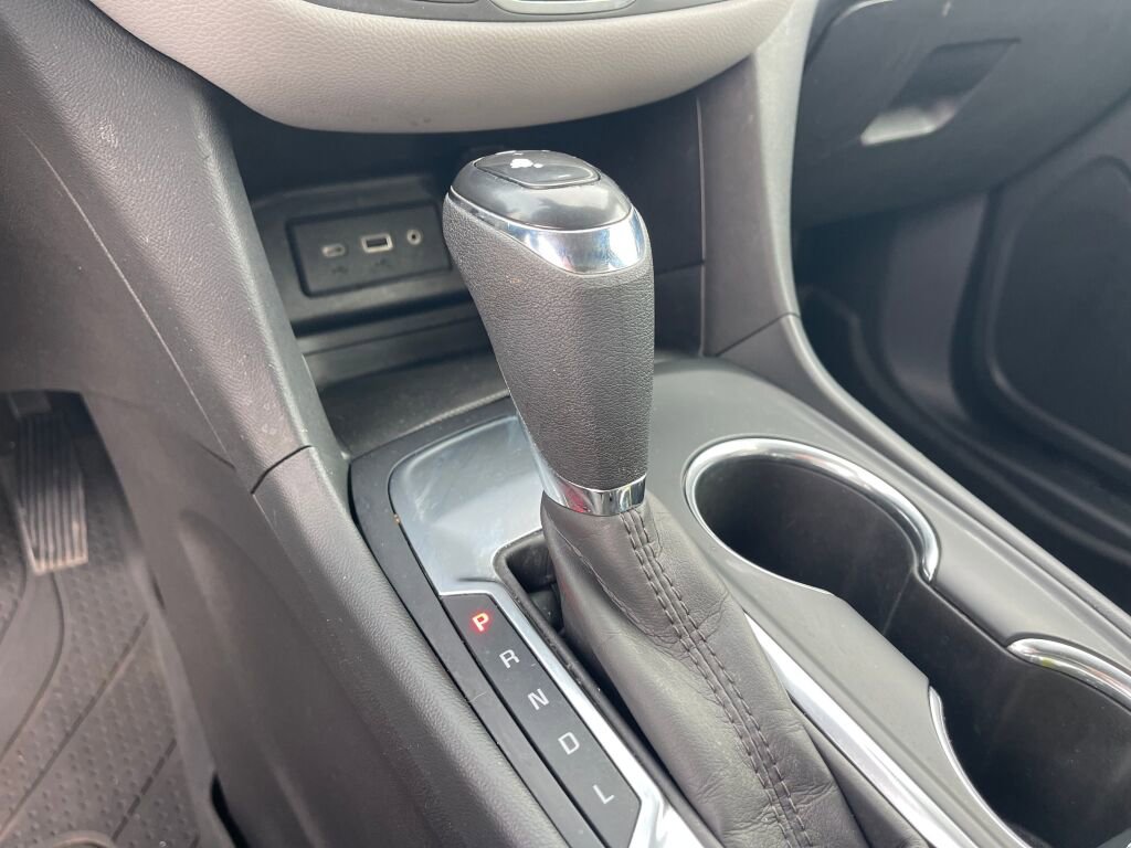 Used 2020 Chevrolet Equinox LT w/ Driver Convenience Package image 9