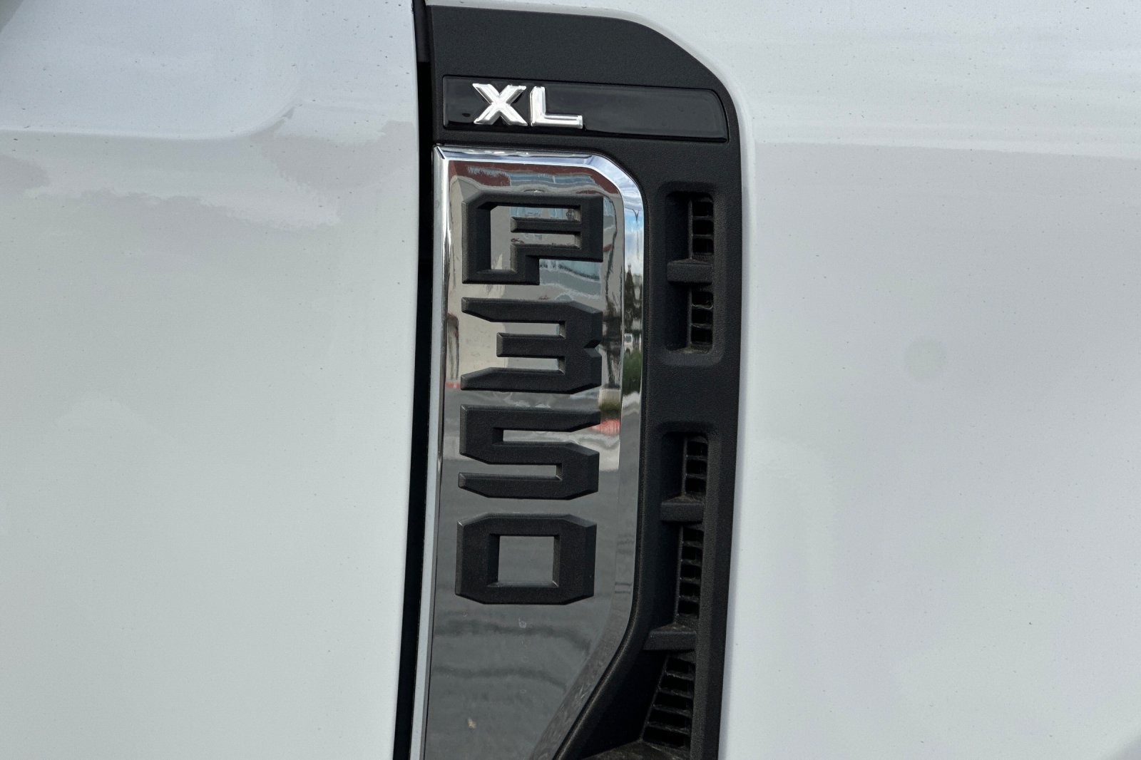 New 2026 Ford F350 XL w/ XL Chrome Package RWD image 27