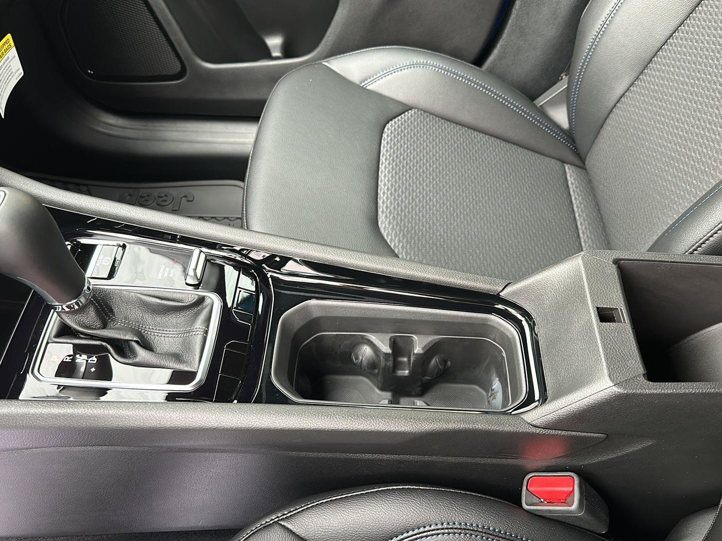 New 2026 Jeep Compass Latitude AWD/4WD image 17