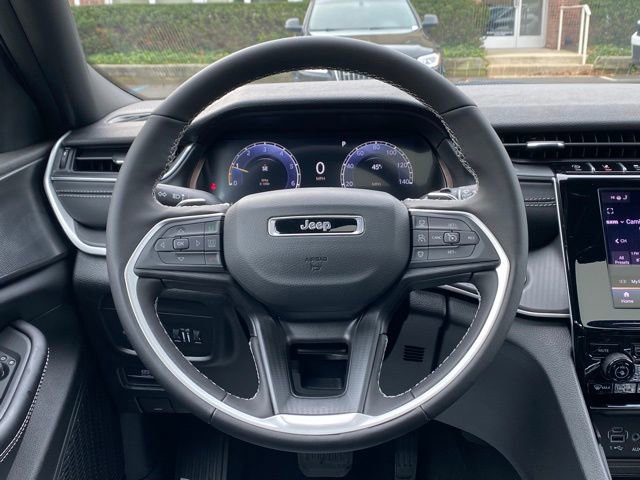 New 2025 Jeep Grand Cherokee Altitude image 23