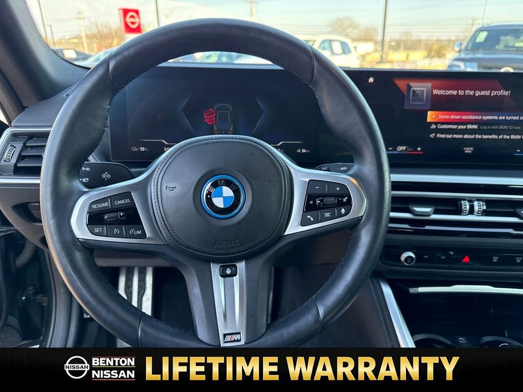 Used 2023 BMW i4 eDrive40 w/ M Sport Package image 15