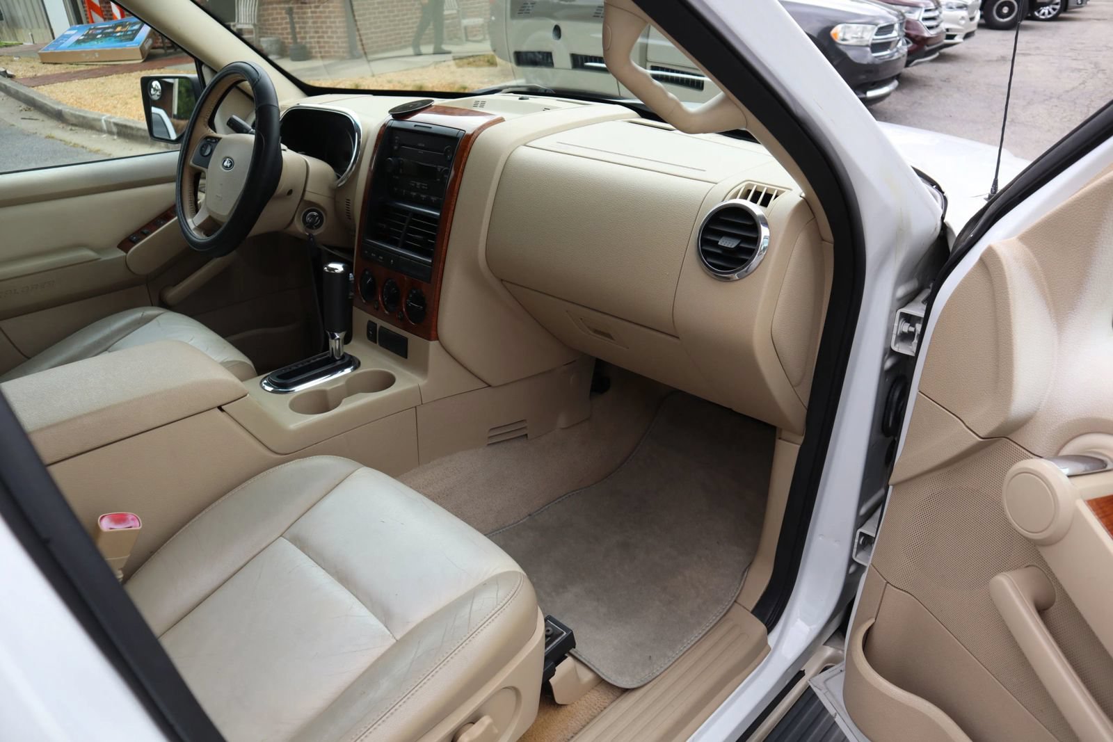 Used 2006 Ford Explorer Eddie Bauer RWD image 17
