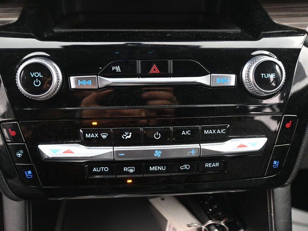 Used 2023 Ford Explorer Limited image 15