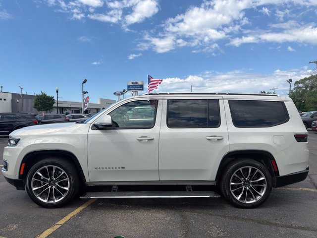 Used 2022 Jeep Wagoneer Series III w/ Premium Group I AWD/4WD image 4
