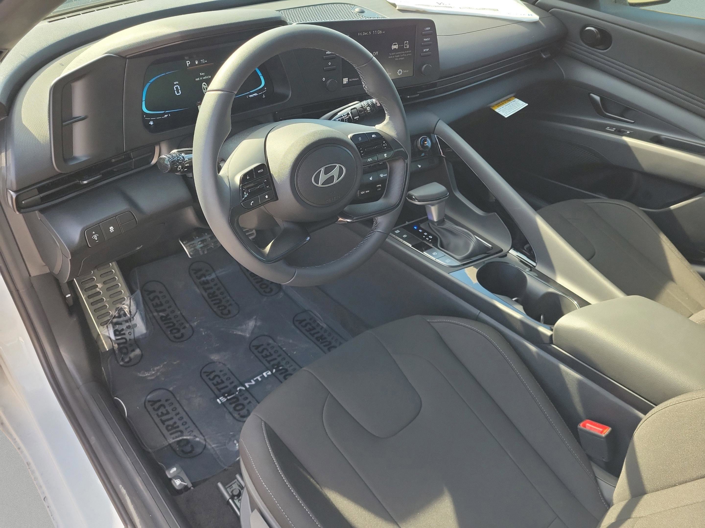 New 2026 Hyundai Elantra SEL Sport image 18