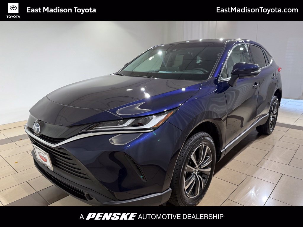 Certified 2023 Toyota Venza LE AWD/4WD image 1