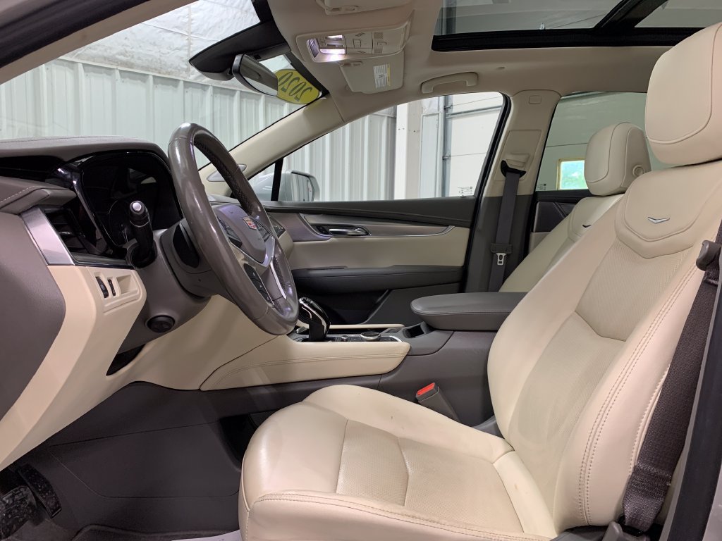 Used 2020 Cadillac XT5 Premium Luxury AWD/4WD image 17